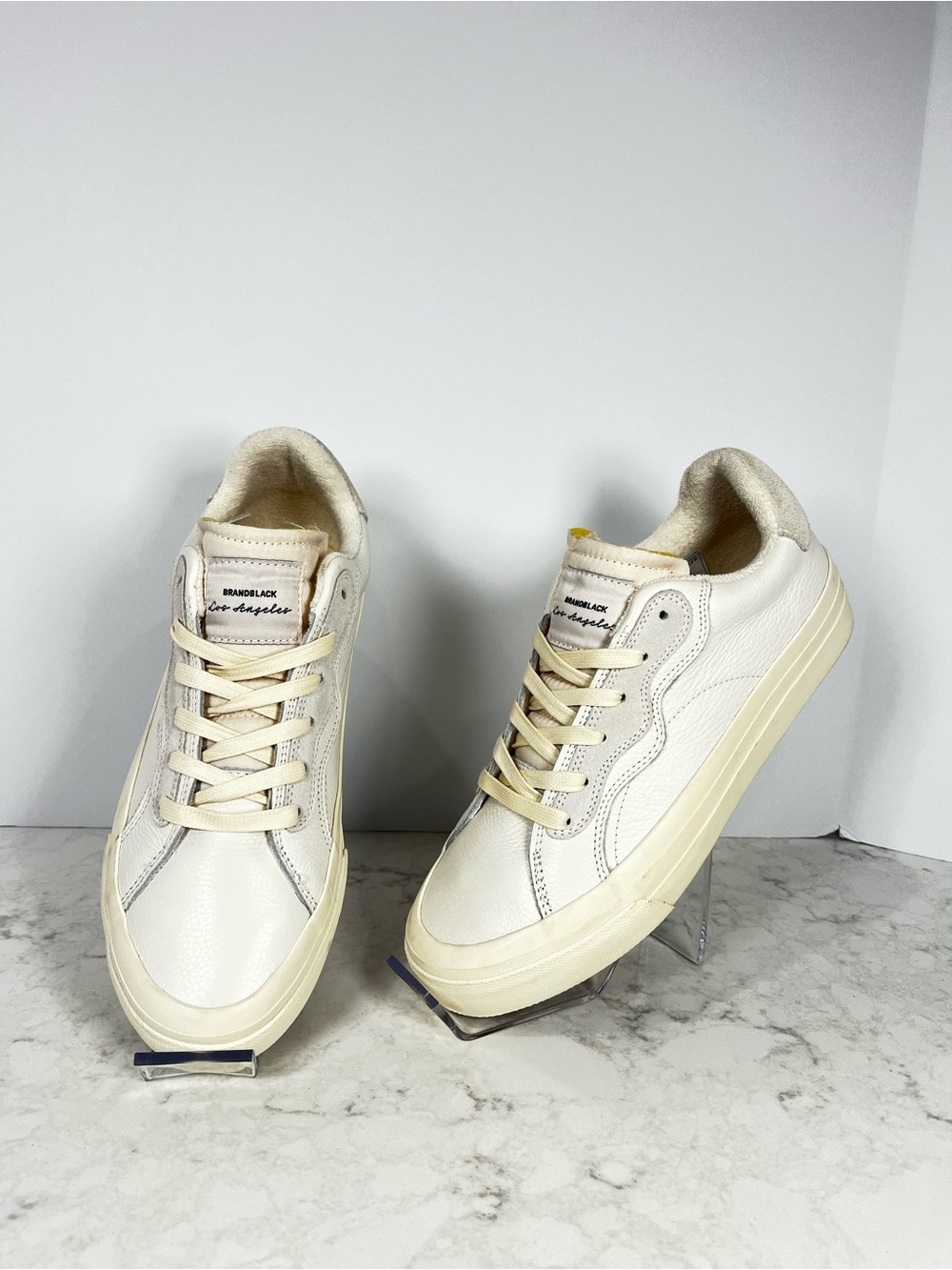 Brandblack Los Angeles Men's Cream/Off-White Low-Top Sneakers with suede overlay